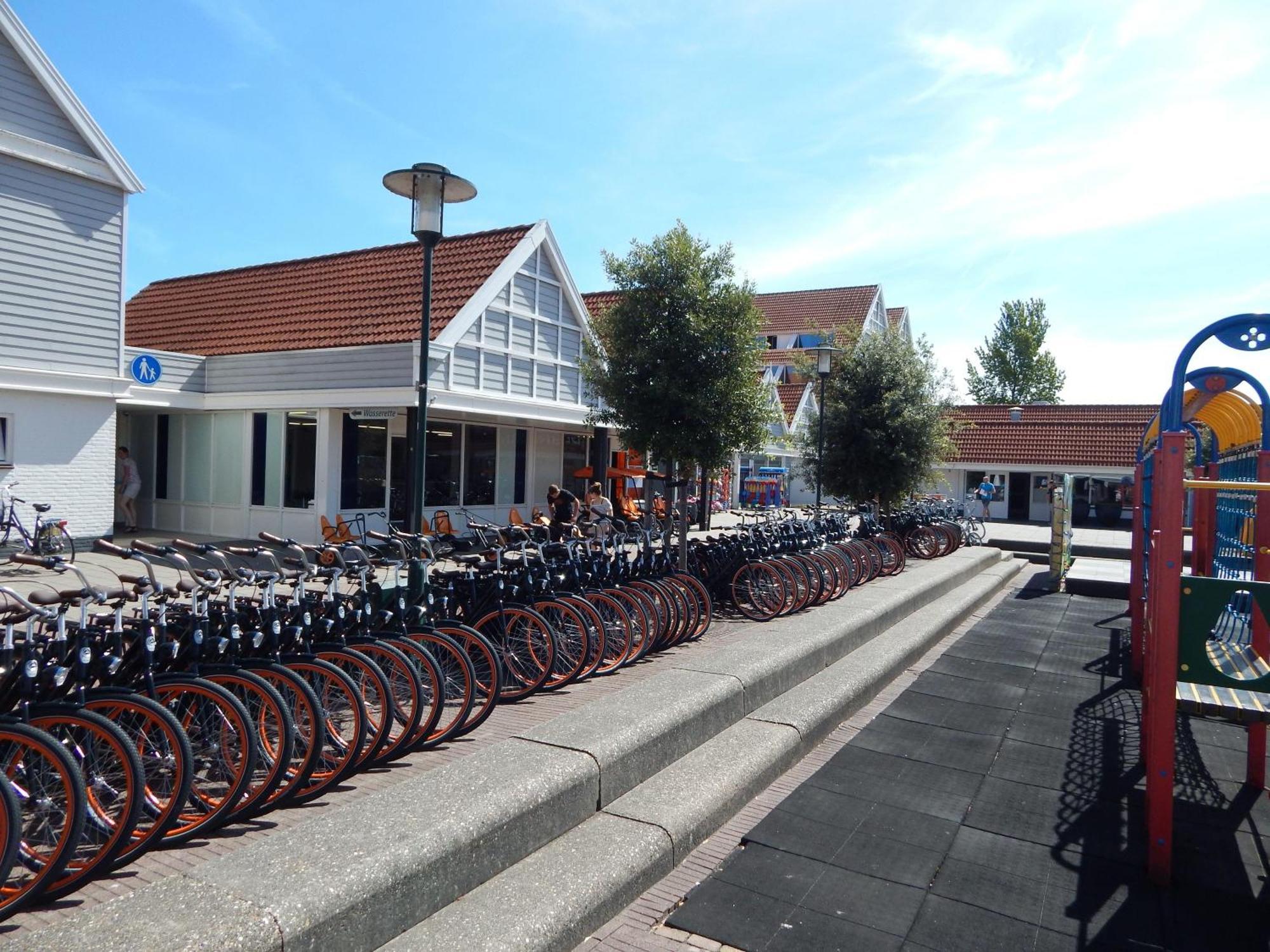 Wunderschoenes-Freistehendes-Ferienhaus-An-Der-See-Sauna-Strand-Yachthafen-Wlan Bruinisse Exterior foto